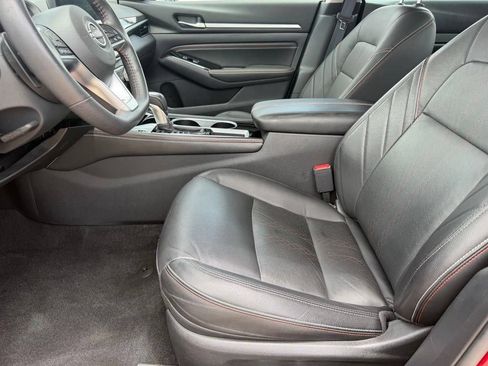 Used 2023 Nissan Altima 2.5 SR w/ SR Premium Package FWD image 9