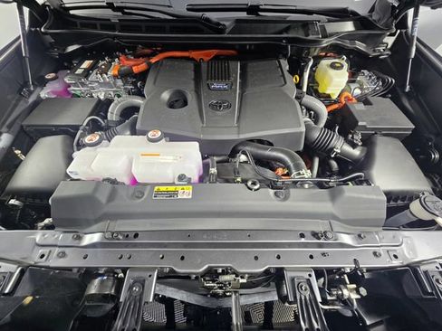 New 2026 Toyota Tundra Platinum AWD/4WD image 10