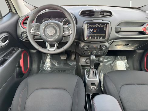 Used 2023 Jeep Renegade Trailhawk image 5