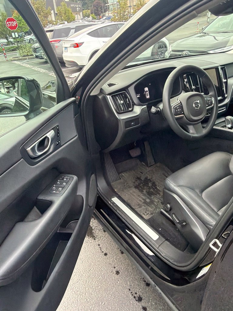 Certified 2024 Volvo XC60 B5 Core w/ Protection Package Premier AWD/4WD image 10