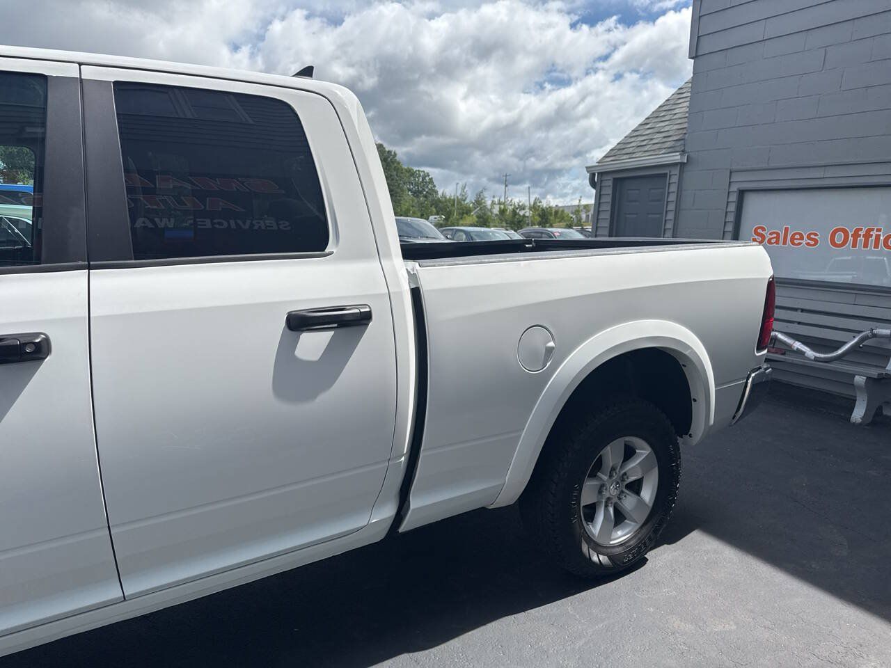 Used 2014 RAM 1500 Outdoorsman AWD/4WD image 5