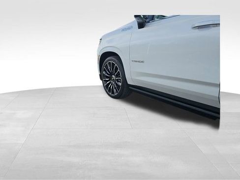 Used 2025 Chevrolet Tahoe High Country image 14