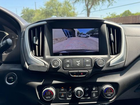 Used 2022 GMC Terrain SLE w/ Driver Convenience Package FWD image 18