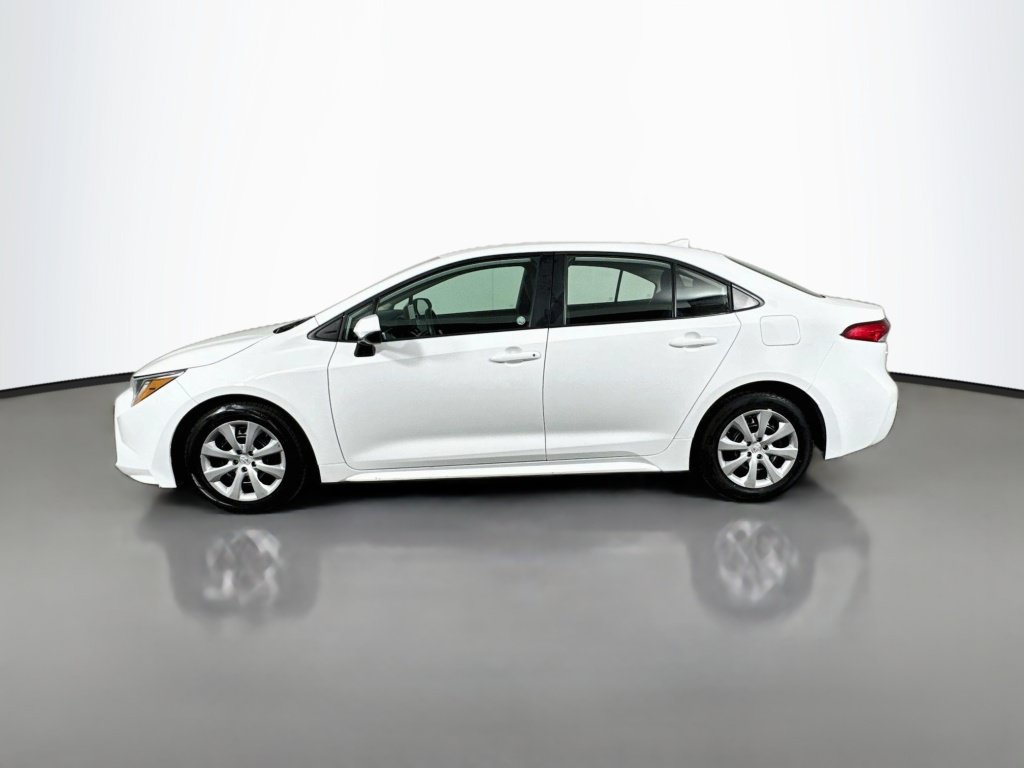 Used 2025 Toyota Corolla LE FWD image 2