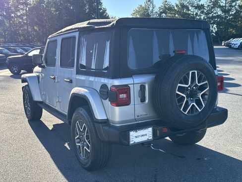 Used 2024 Jeep Wrangler Sahara w/ Technology Group image 6