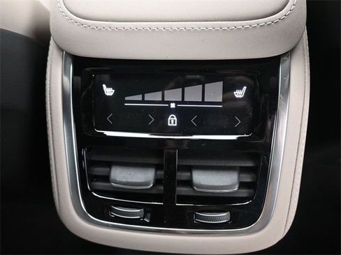 New 2026 Volvo XC90 B6 Ultra w/ Lounge Package image 35