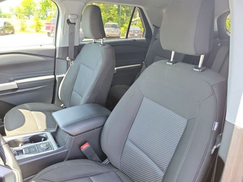 Certified 2024 Ford Explorer XLT AWD/4WD image 5