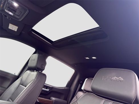 Used 2021 Chevrolet Silverado 1500 High Country w/ Technology Package image 24