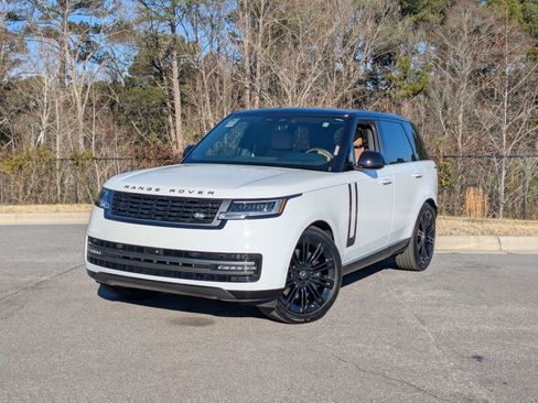 Certified 2025 Land Rover Range Rover SE image 1