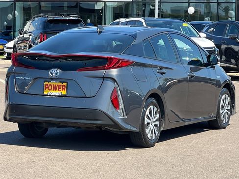 Used 2018 Toyota Prius Prime Premium image 4