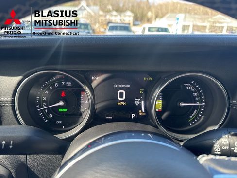 Used 2023 Jeep Wrangler Unlimited Sahara image 32