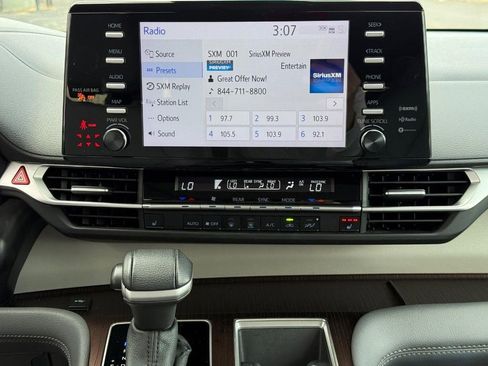 Used 2024 Toyota Sienna XLE image 15