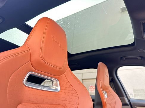 Used 2025 Jaguar F-PACE R-Dynamic S image 18