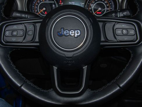 Used 2021 Jeep Gladiator Sport AWD/4WD image 12