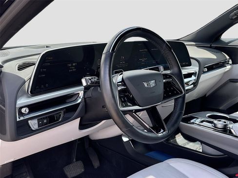 Used 2023 Cadillac Lyriq 2WD image 9