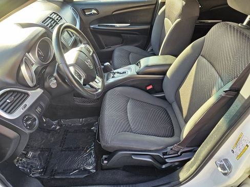 Used 2017 Dodge Journey SE w/ Popular Equipment Group image 18