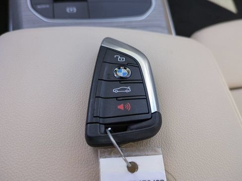 New 2025 BMW 330i Sedan w/ Premium Package RWD image 29