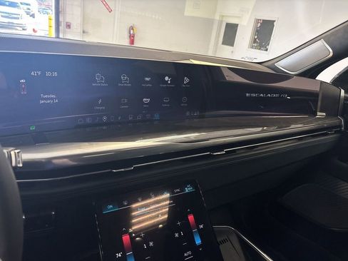 New 2025 Cadillac Escalade IQ Sport 2 w/ LPO, ONYX Package image 39