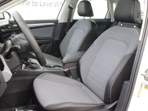 New 2026 Volkswagen Jetta SE FWD image 14