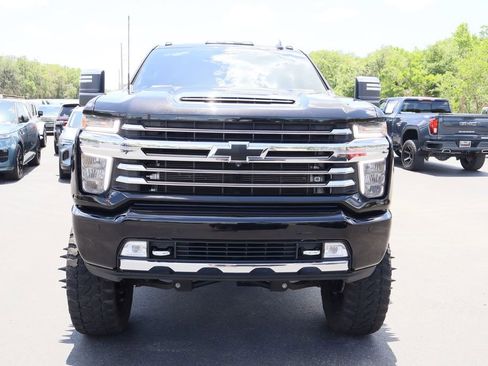 Used 2022 Chevrolet Silverado 3500 High Country w/ Technology Package AWD/4WD image 4