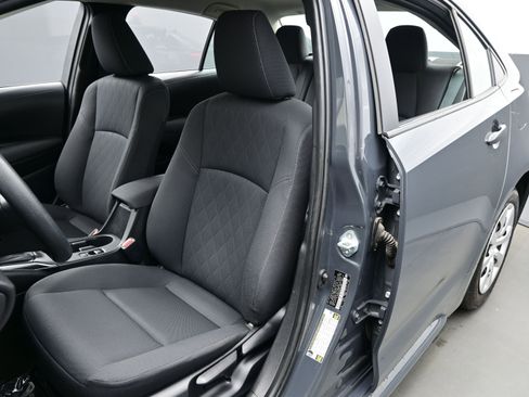 Used 2024 Toyota Corolla LE image 11
