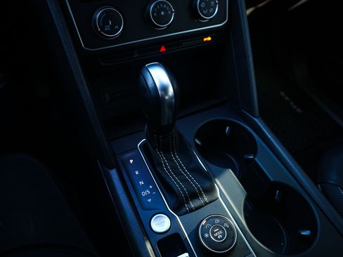 Used 2022 Volkswagen Atlas Cross Sport SE image 23