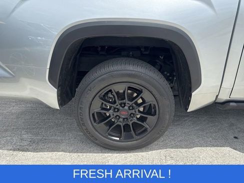 Used 2022 Toyota Tundra SR5 w/ SR5 Convenience Package image 20