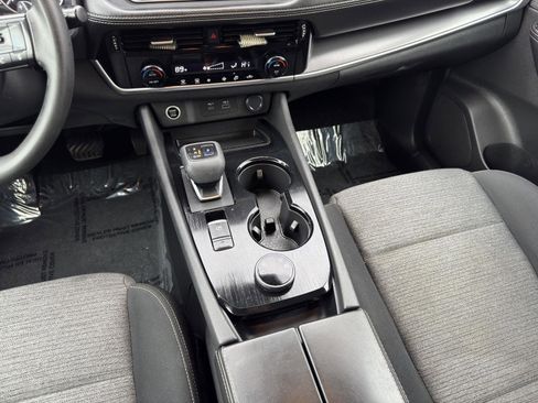 Used 2021 Nissan Rogue SV image 33