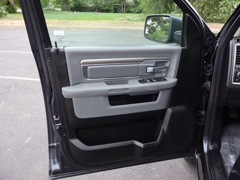Used 2020 RAM 1500 Classic SLT RWD image 23