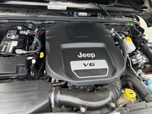 Used 2016 Jeep Wrangler Unlimited Sport w/ Quick Order Package 24S AWD/4WD image 30