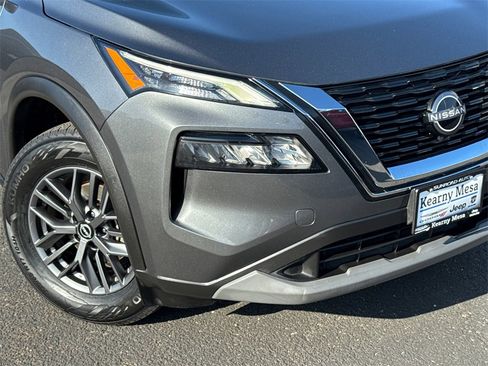 Used 2023 Nissan Rogue S image 6