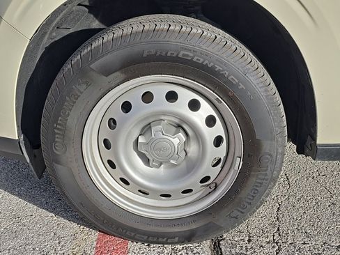 Used 2025 Ford Maverick XL w/ 4K Tow Package image 9