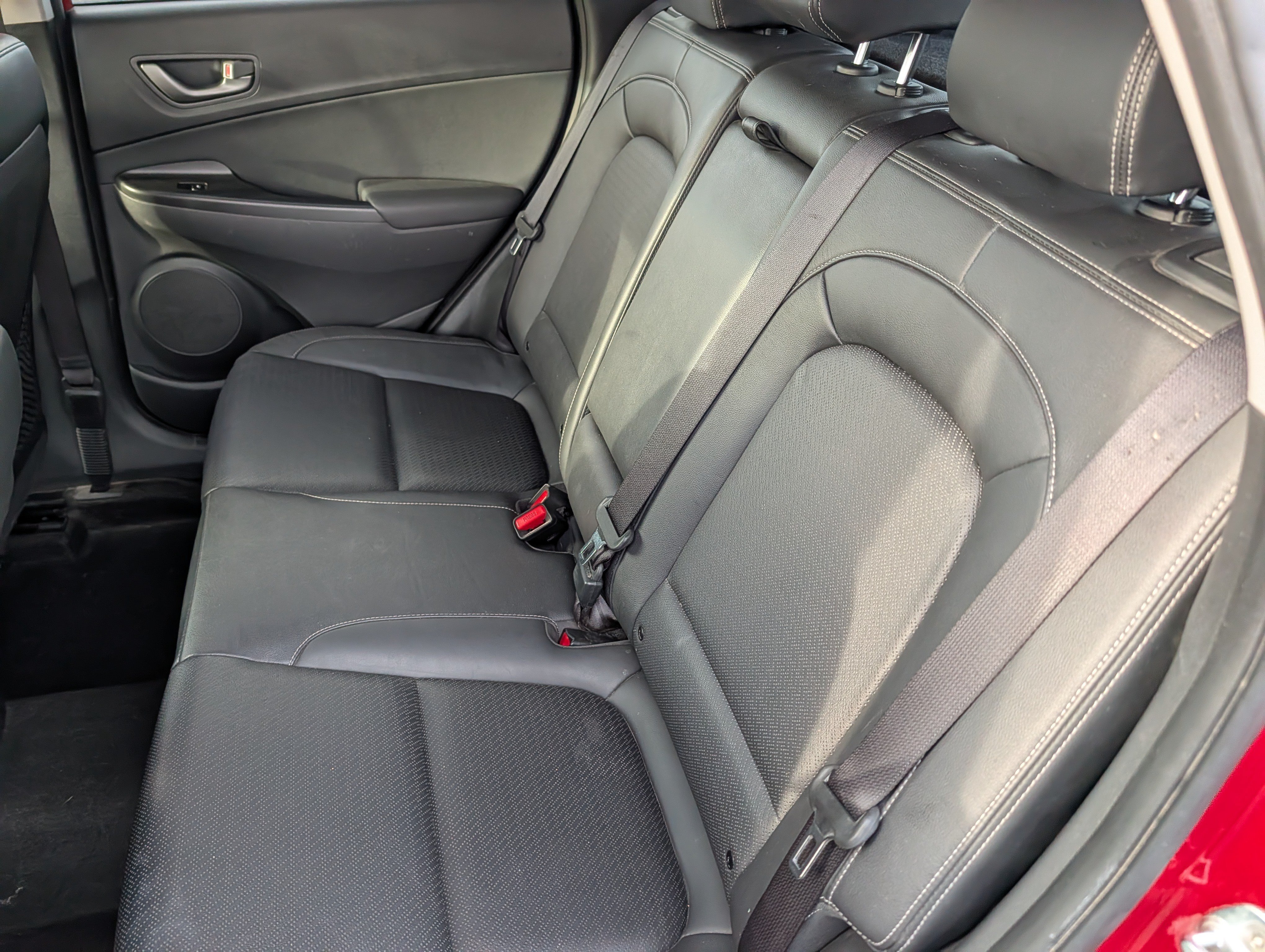 Used 2021 Hyundai Kona Limited AWD/4WD image 12