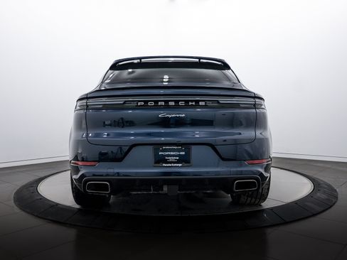Certified 2025 Porsche Cayenne image 6