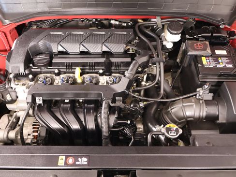 Used 2025 Hyundai Venue SEL FWD image 19