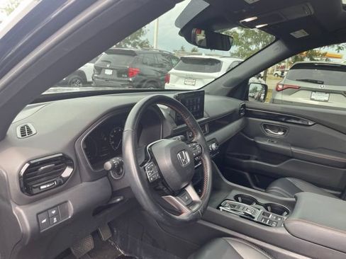 Used 2024 Honda Pilot TrailSport image 10