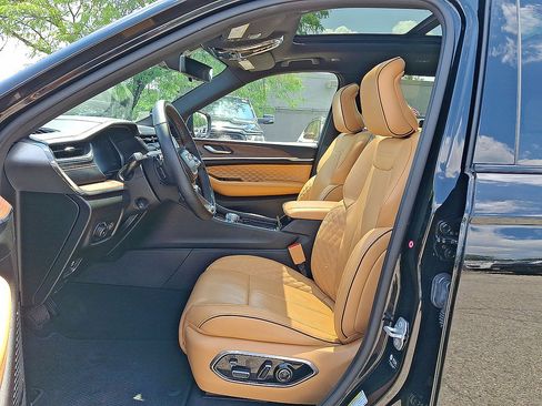 Certified 2023 Jeep Grand Cherokee L Summit w/ Advanced Protech Group IV AWD/4WD image 17