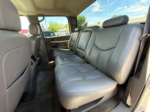 Used 2006 GMC Sierra 2500 SLT w/ Heavy-Duty Power Package AWD/4WD image 22