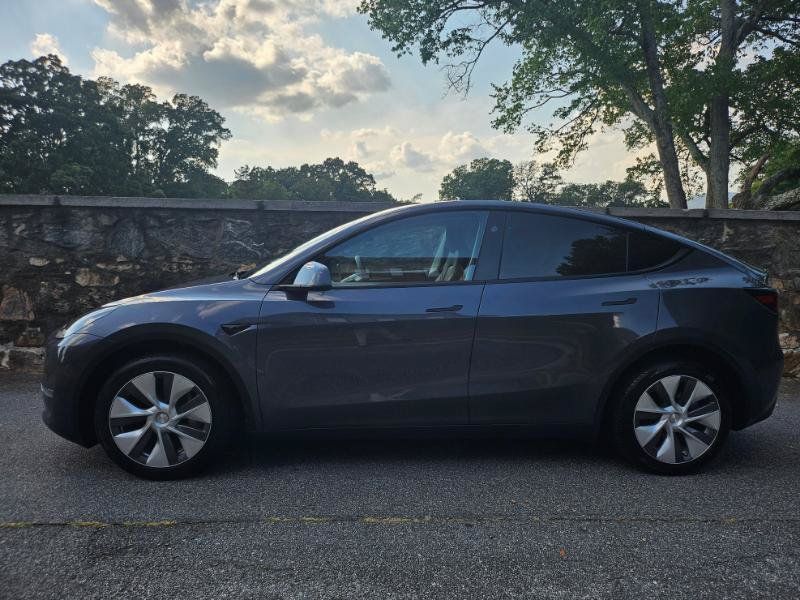 Used 2023 Tesla Model Y Long Range AWD/4WD image 8
