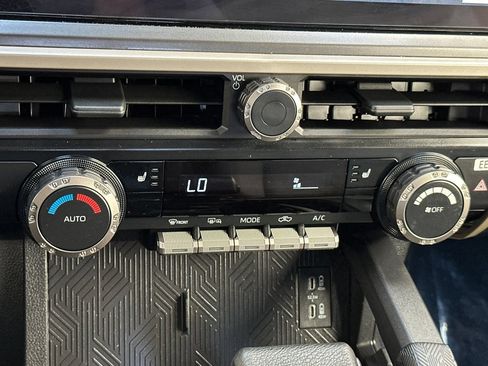 Certified 2025 Toyota Tacoma TRD Sport AWD/4WD image 19