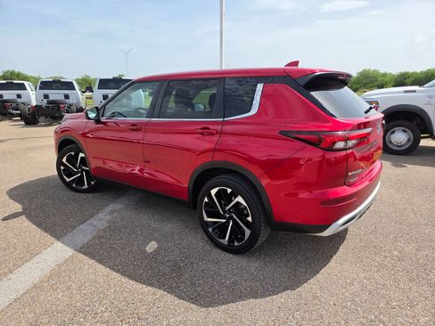 Used 2024 Mitsubishi Outlander SE Black Edition AWD/4WD image 5