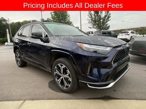 Used 2025 Toyota RAV4 XSE w/ Premium Package AWD/4WD image 12