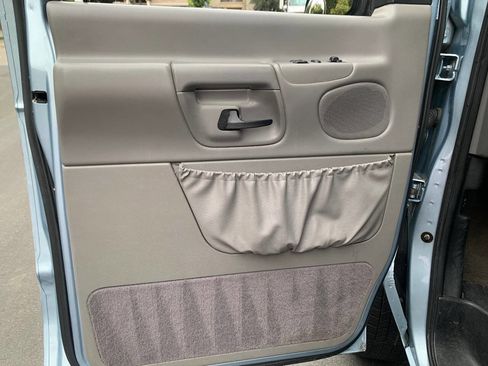 Used 1999 Ford E-350 and Econoline 350 XLT image 12