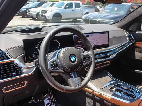 Used 2026 BMW X7 xDrive40i w/ M Sport Package AWD/4WD image 16