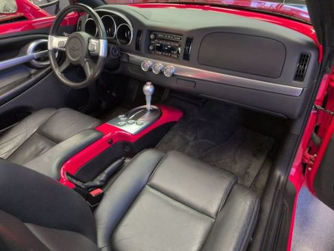 Used 2004 Chevrolet SSR w/ Preferred Equipment Group RWD image 31