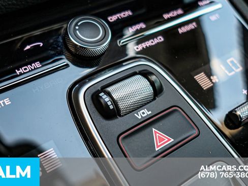 Used 2023 Porsche Cayenne Platinum Edition image 51