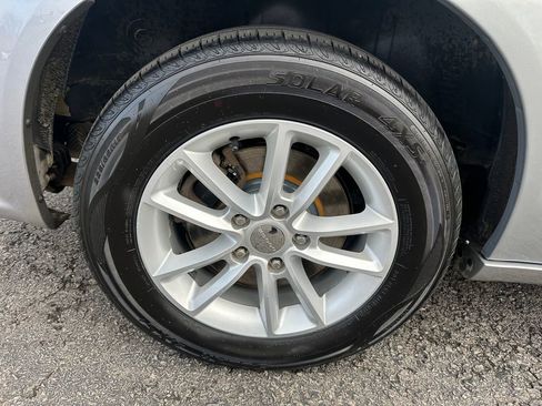 Certified 2019 Dodge Grand Caravan SXT FWD image 30