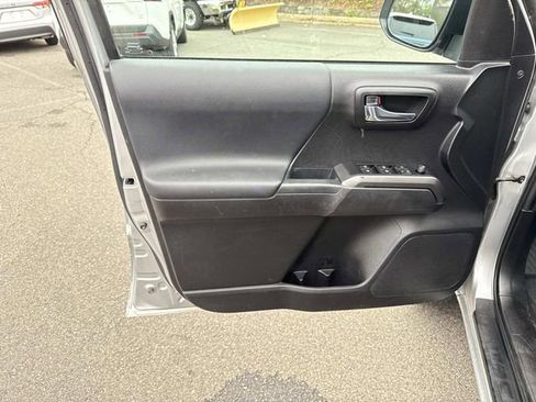 Used 2023 Toyota Tacoma TRD Off-Road w/ Technology Package image 13