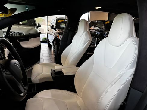 Used 2019 Tesla Model X Long Range AWD/4WD image 11