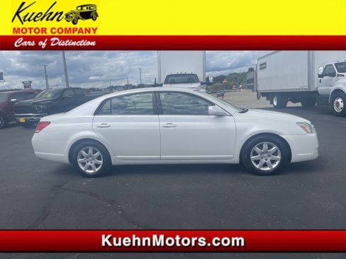 Used 2005 Toyota Avalon XLS FWD image 1